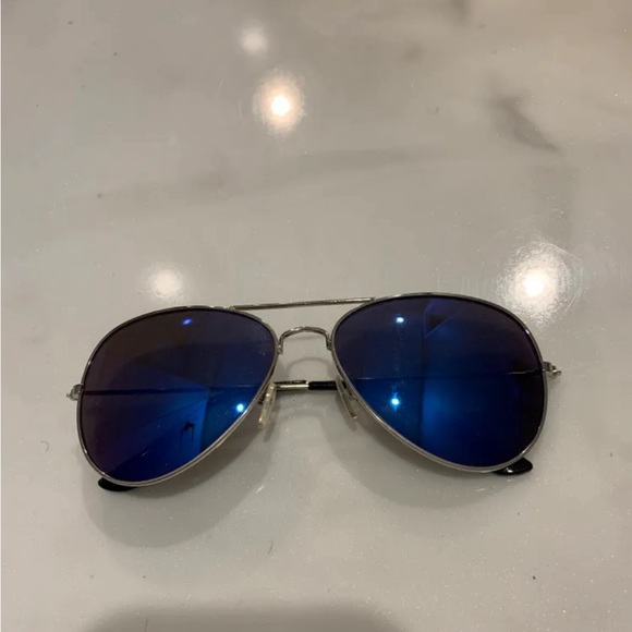 Sun glasses - Picture 1 of 1